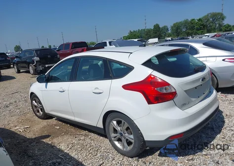 2014 Ford Focus Se z USA, uszkodzony, nr VIN 1FADP3K29EL272085